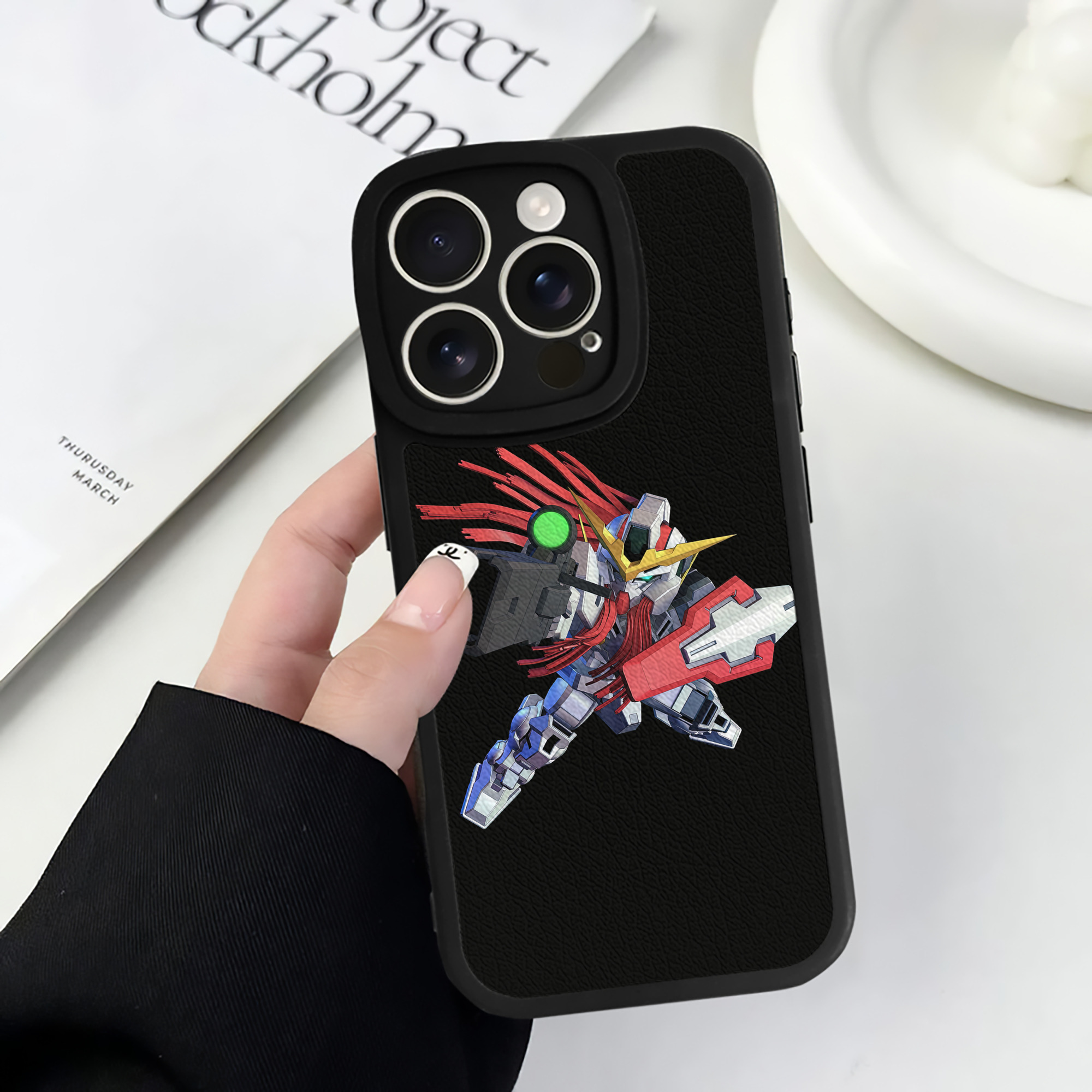 （画像用） 機動戦士ガンダム Mobile Suit Gundam 【iPhone 16シリーズ対応】シリコンスマホケース（レザー調） 材質：シリコン